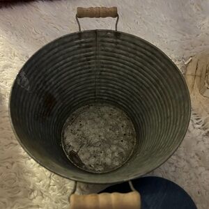 30% off w ♥️ Metal rusty crusty Bucket with Wood Handle farmhouse